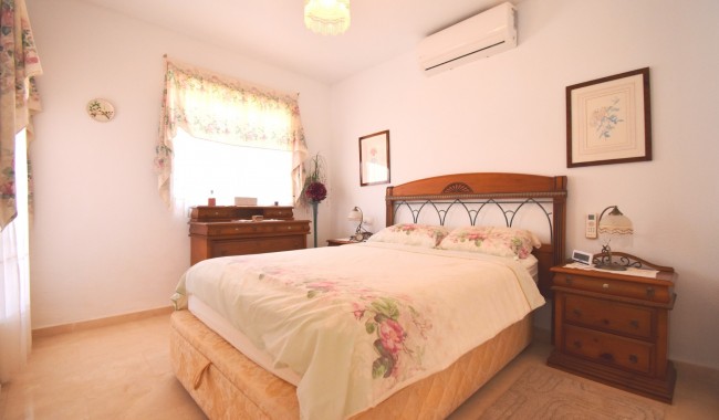 Resale - Villa - Orihuela - Playa Flamenca