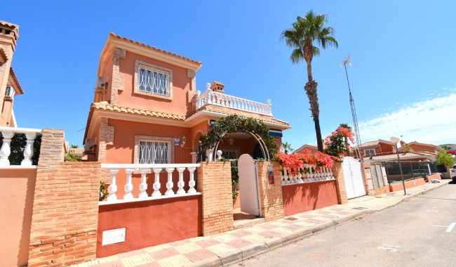 Resale - Villa - Orihuela - Playa Flamenca