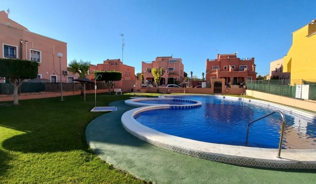 Segunda mano - Casa Quatro - Los Montesinos - La Herrada