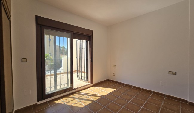 Begagnad - Vertikalt delad - Algorfa