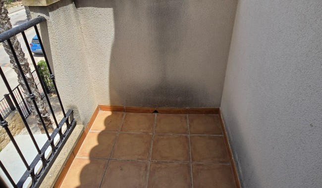 Segunda mano - Semi separado - Algorfa