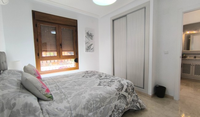 Brukt - Vertikaldelt - Algorfa