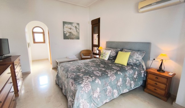 Brukt - Vertikaldelt - Algorfa