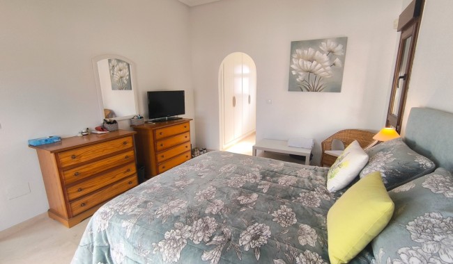 Brukt - Vertikaldelt - Algorfa