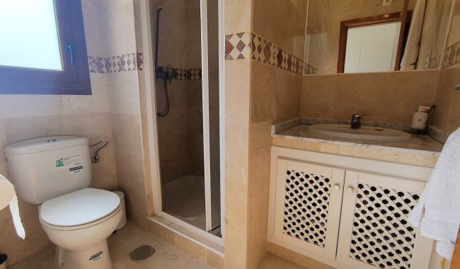 Brukt - Vertikaldelt - Algorfa