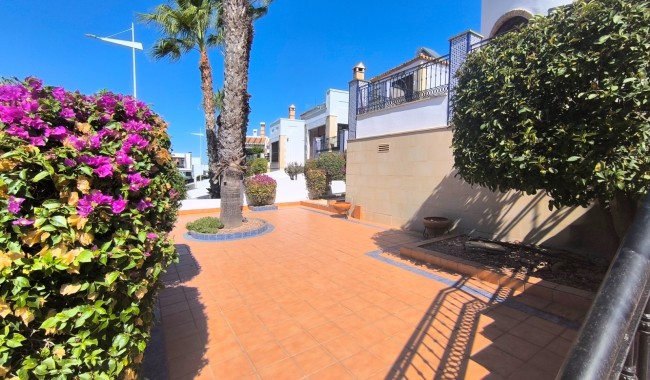 Brukt - Vertikaldelt - Algorfa