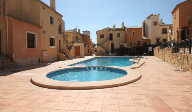 Brukt - Vertikaldelt - Algorfa