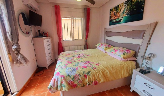 Resale - Villa - Algorfa