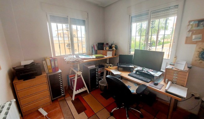 Resale - Villa - Algorfa