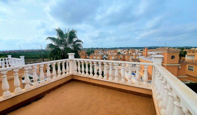 Resale - Villa - Algorfa