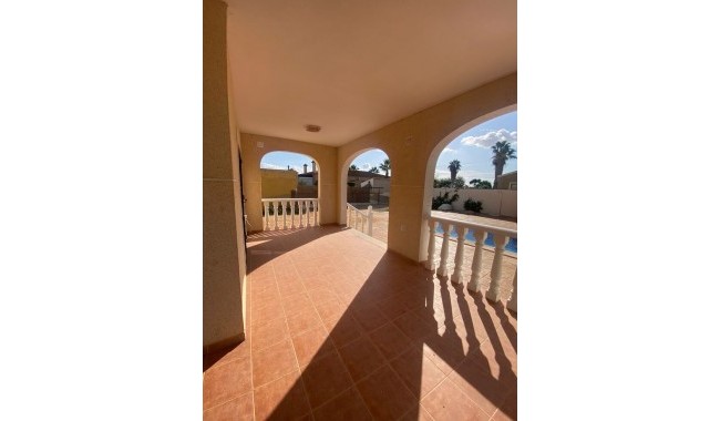 Begagnad - Villa - Catral - Costa Blanca