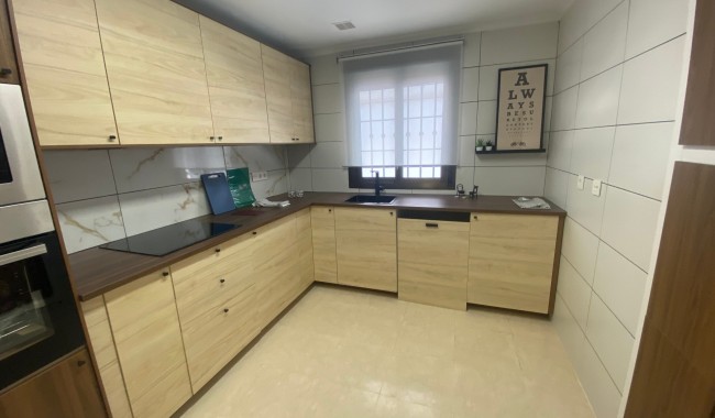 Resale - Townhouse - San Miguel de Salinas - Inland