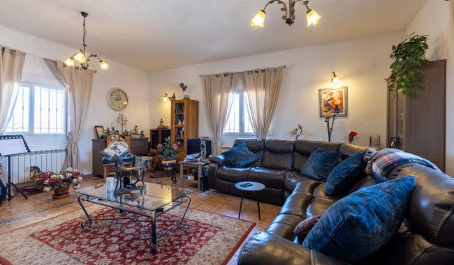 Resale - Finca - Torre Del Rico