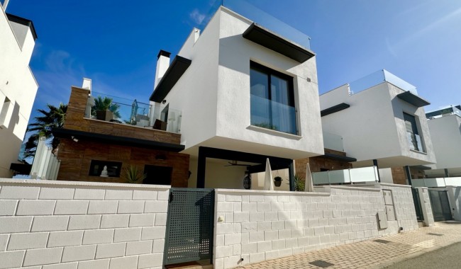 Resale - Villa - Orihuela - Lomas de Cabo Roig