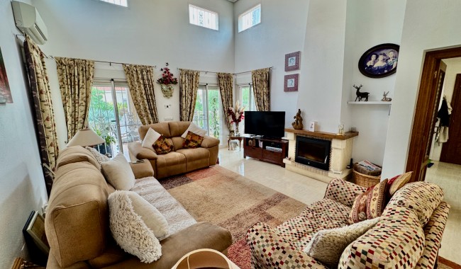 Resale - Finca - Catral