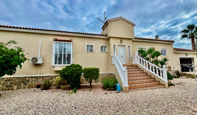 Resale - Finca - Catral