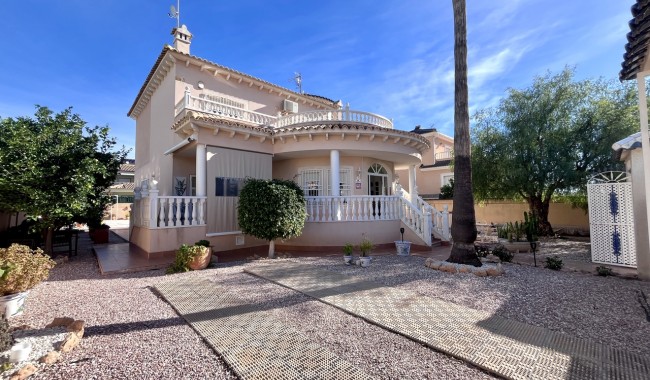 Begagnad - Villa - Orihuela Costa - La Zenia