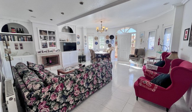 Begagnad - Villa - Orihuela Costa - La Zenia