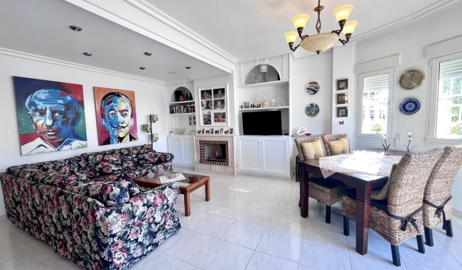 Begagnad - Villa - Orihuela Costa - La Zenia