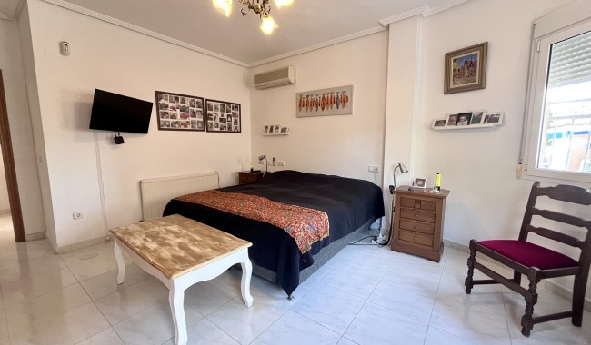 Begagnad - Villa - Orihuela Costa - La Zenia