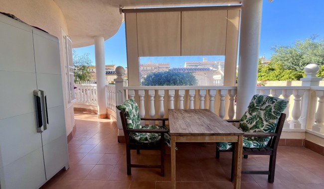 Begagnad - Villa - Orihuela Costa - La Zenia