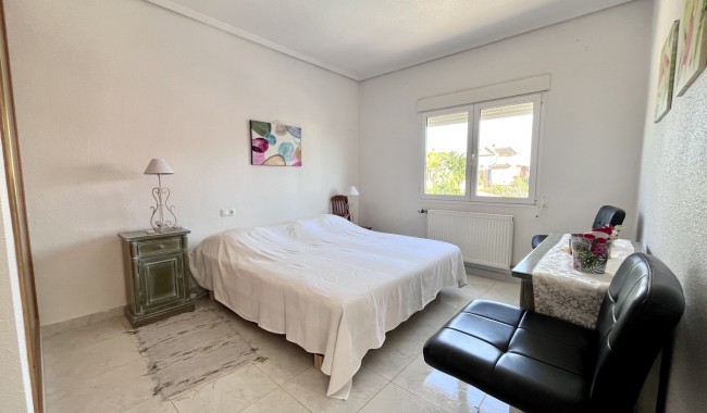 Begagnad - Villa - Orihuela Costa - La Zenia