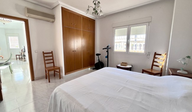 Begagnad - Villa - Orihuela Costa - La Zenia