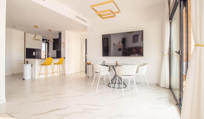 Segunda mano - Apartamento - San Miguel de Salinas