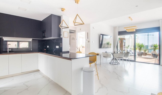 Segunda mano - Apartamento - San Miguel de Salinas