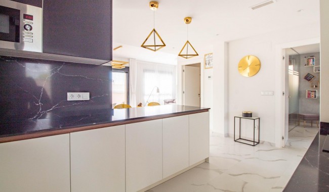 Segunda mano - Apartamento - San Miguel de Salinas