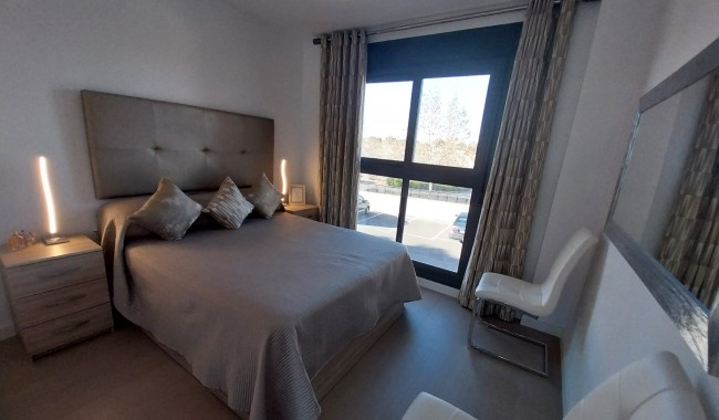 Sprzedaż - Apartament - Pilar de La Horadada