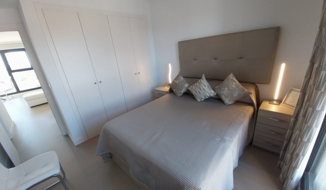 Sprzedaż - Apartament - Pilar de La Horadada