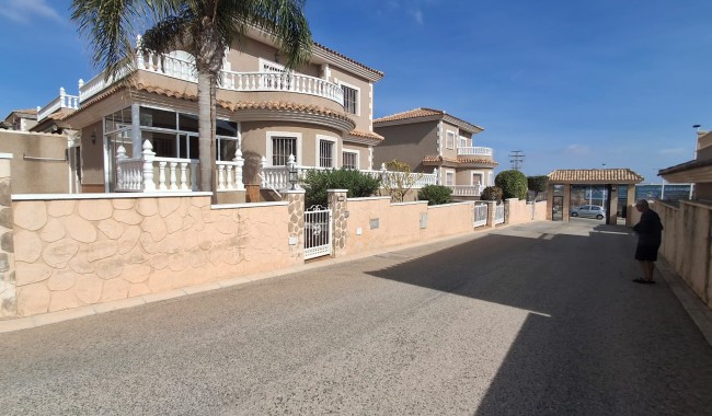 Begagnad - Villa - Torrevieja - Los Balcones