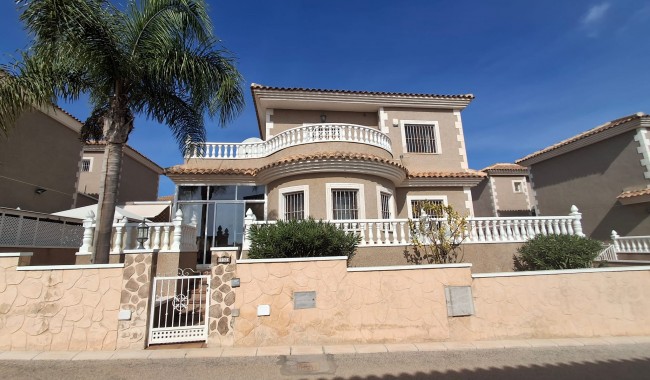 Begagnad - Villa - Torrevieja - Los Balcones