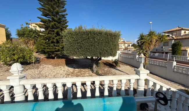 Begagnad - Villa - Orihuela - Villamartín