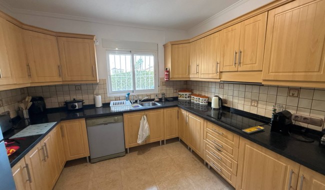 Begagnad - Villa - Orihuela - Villamartín