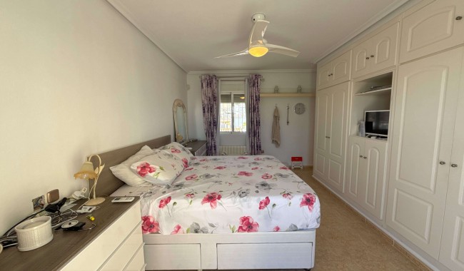 Begagnad - Villa - Orihuela - Villamartín