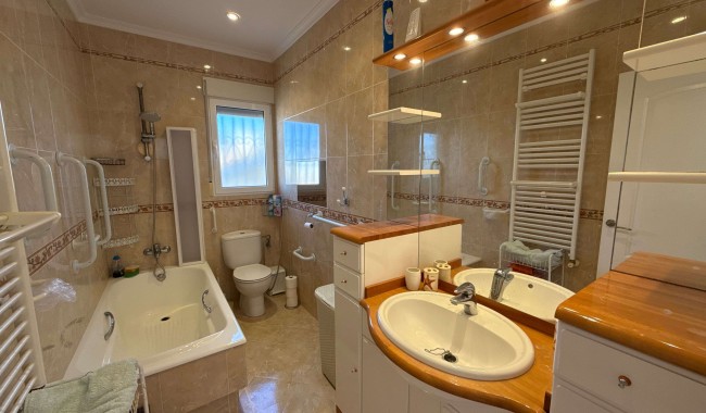 Begagnad - Villa - Orihuela - Villamartín