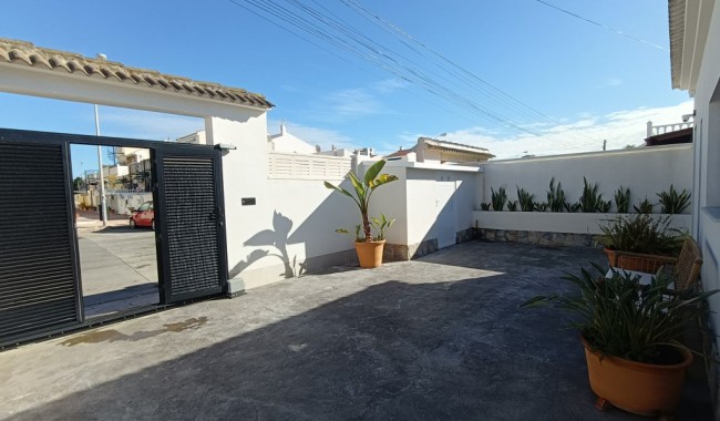 Begagnad - Villa - Torrevieja - El Chaparral