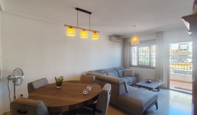 Begagnad - Villa - Orihuela - Villamartín