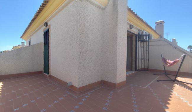 Begagnad - Villa - Orihuela - Villamartín
