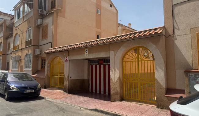 Begagnad - Parkering - Torrevieja - Playa de La Acequion