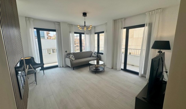 Segunda mano - Apartamento - Torrevieja - CLUB NAUTICO TORREVIEJA