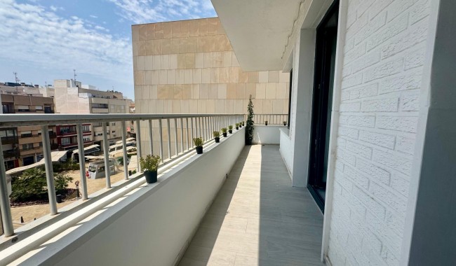 Segunda mano - Apartamento - Torrevieja - CLUB NAUTICO TORREVIEJA