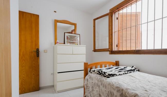 Begagnad - Lägenhet - Torrevieja - Playa de La Acequion