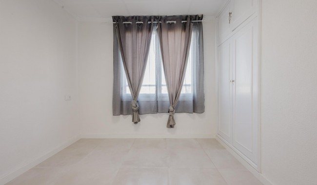 Begagnad - Lägenhet - Torrevieja - Playa de La Acequion