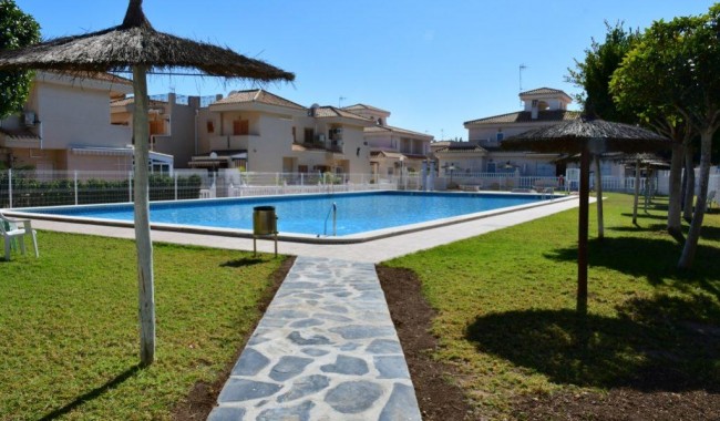 Begagnad - Villa - Orihuela - La Zenia