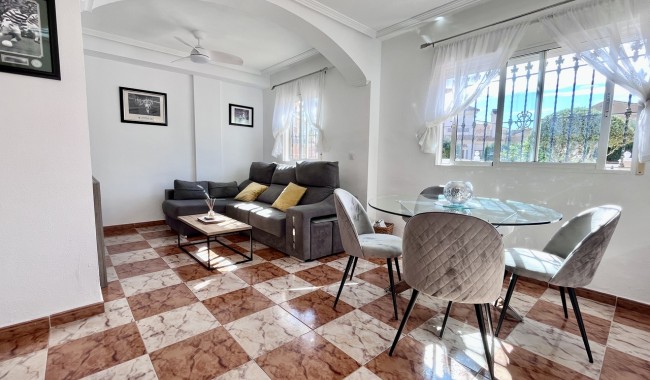 Begagnad - Radhus - Orihuela Costa - La Zenia