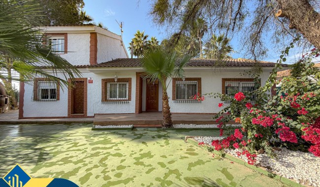 Villa - Begagnad - Orihuela - Desamparados-Hurchillo-Torremendo