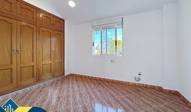 Sprzedaż - Willa - Orihuela - Desamparados-Hurchillo-Torremendo